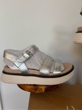 Vionic Solana Silver Metallic Leather Platform Sandals Size 6W NEW